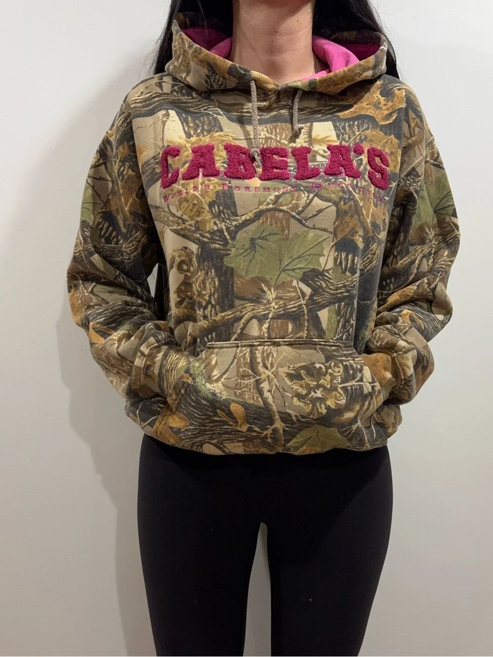 Cabela's | Tops | Cabelas Realtree Camo Hoodie With Pink Logo And ...